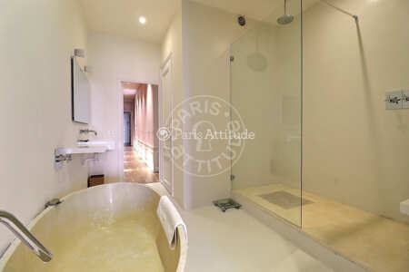 Casa de banho Apartamento mobilado - 230m²  - 3 quartos - Ile de la Cité - Paris