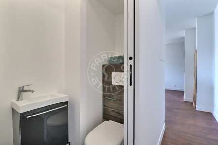 Inodoro Piso amueblado - 39m²  - 1 dormitorio - Levallois-Perret