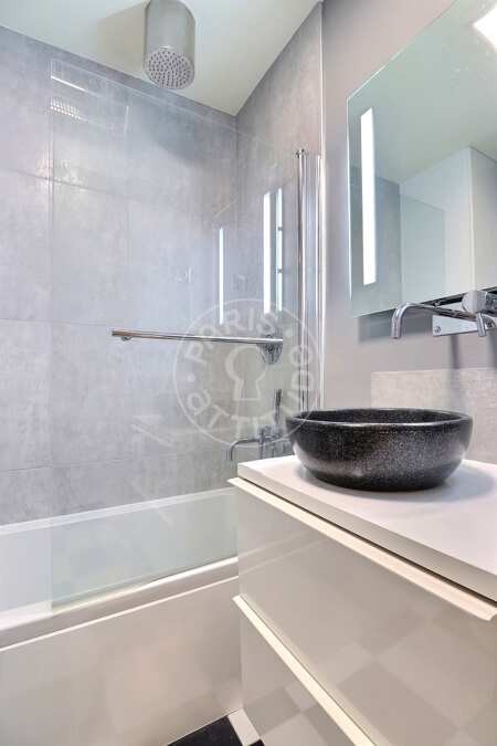 Casa de banho Apartamento mobilado - 42m²  - 1 quarto - Triangle d'Or - Paris