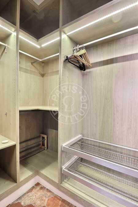 Ankleidezimmer Möblierte wohnung - 70m²  - 1 Zimmer - Châtelet - Paris