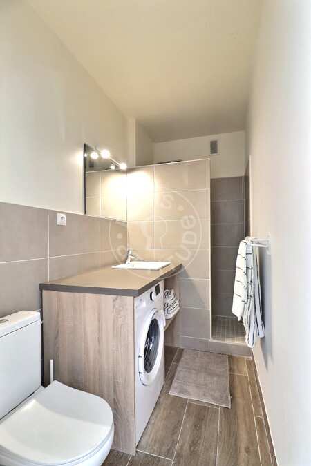 Bathroom Furnished studio - 25m²  - Montmartre / Place des Abbesses - Paris