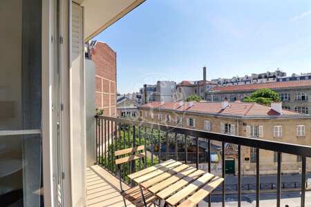 Balcony Furnished studio - 25m²  - Montmartre / Place des Abbesses - Paris