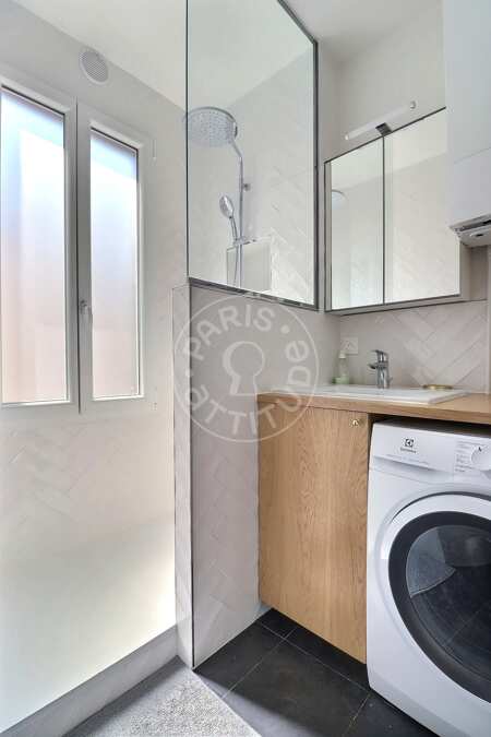 Salle de bain Appartement meublé - 47m²  - 1 chambre - Oberkampf - Paris