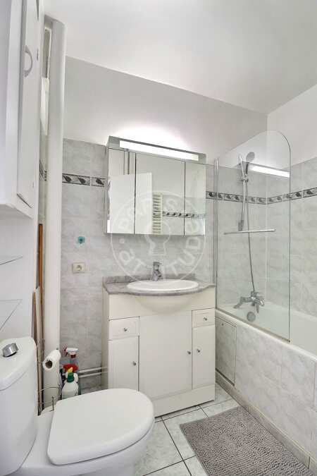 Salle de bain Studio meublé - 25m²  - Porte Dauphine - Paris