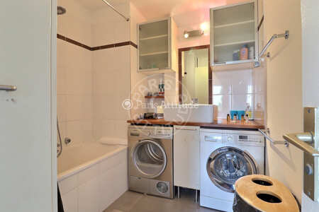 Salle de bain Appartement meublé - 77m²  - 3 chambres - Boulogne-Billancourt