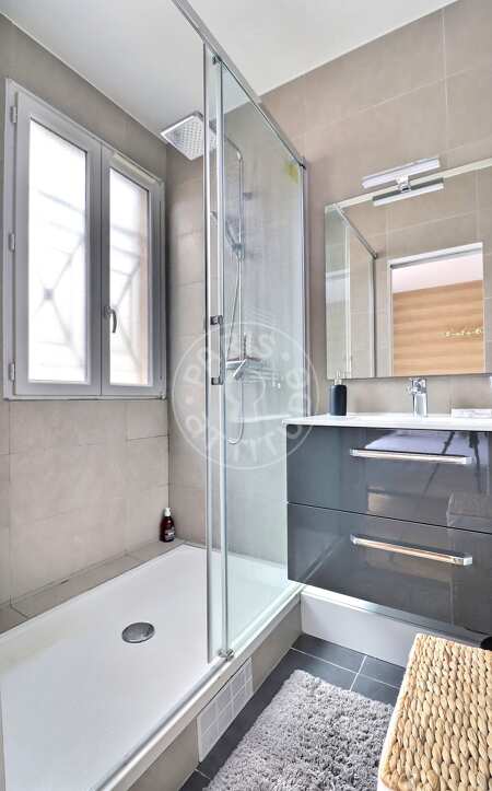 Casa de banho Apartamento mobilado - 38m²  - 1 quarto - Batignolles - Paris
