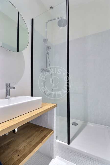 Bathroom Furnished duplex - 80m²  - 2 bedrooms - Boulogne-Billancourt