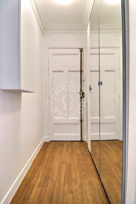 Entrance Furnished apartment - 29m²  - 1 bedroom - Guy Môquet - Paris