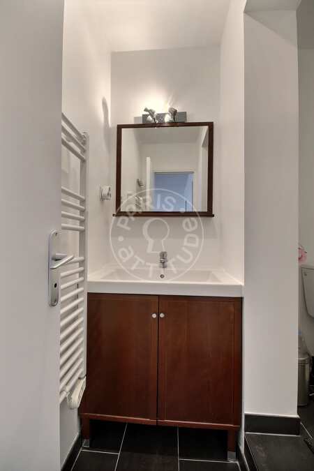 Salle de bain Appartement meublé - 34m²  - 1 chambre - Grands Boulevards / Bonne Nouvelle - Paris