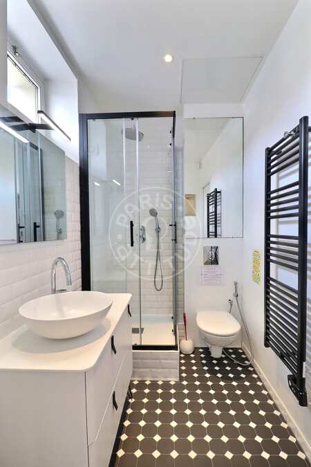 Salle de bain Appartement meublé - 32m²  - 1 chambre - Trocadéro - Paris
