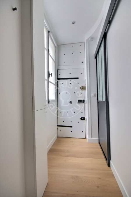 Ingresso Mansardato arredato - 26m²  - Place Vendôme - Parigi