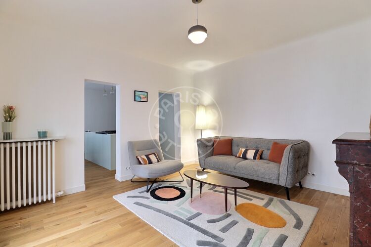 Living room - Furnished 2 bedrooms - Paris 75011 - 15349