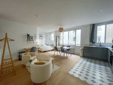 Salon Studio alcove meublé - 37m²  - Champs-Elysées - Paris