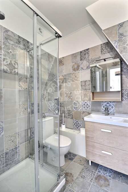 Bathroom Furnished studio alcove - 38m²  - Latin / Saint-Michel - Paris