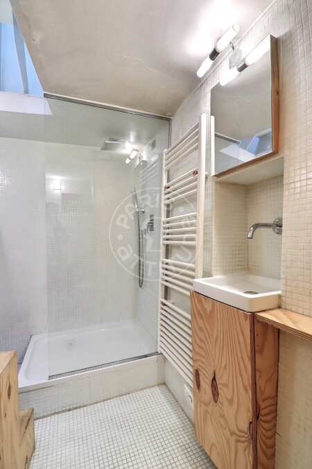 Salle de bain Studio alcove meublé - 25m²  - Ecole Militaire / Unesco / Duroc - Paris