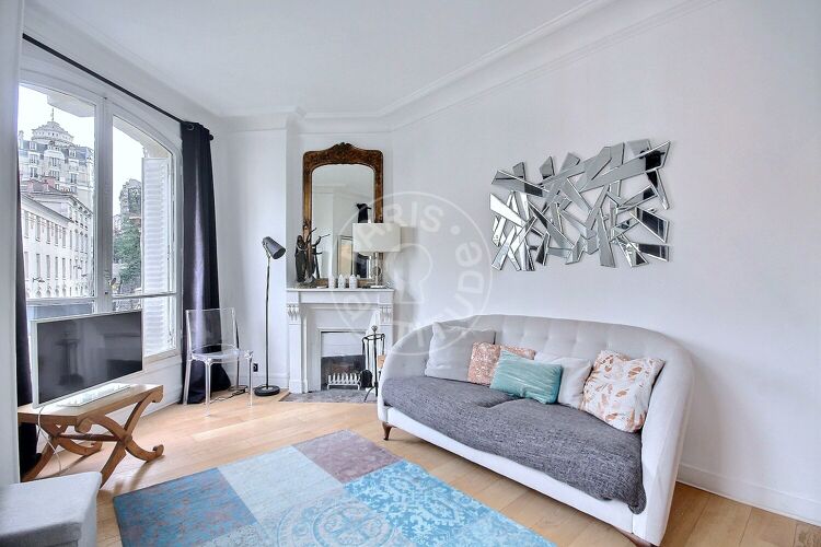Living room - Furnished 2 bedrooms - Paris 75018 - 15380