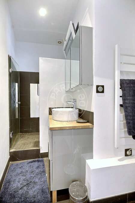 Casa de banho Apartamento mobilado - 50m²  - 2 quartos - Sacré-Cœur - Paris