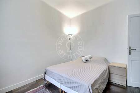 Bedroom Furnished apartment - 76m²  - 2 bedrooms - Maison de la Radio - Paris