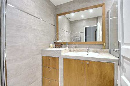 Bathroom Furnished apartment - 76m²  - 2 bedrooms - Maison de la Radio - Paris