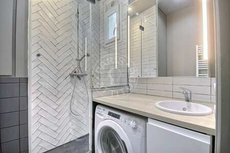 Salle de bain Appartement meublé - 32m²  - 1 chambre - Jules Joffrin - Mairie du 18ème - Paris