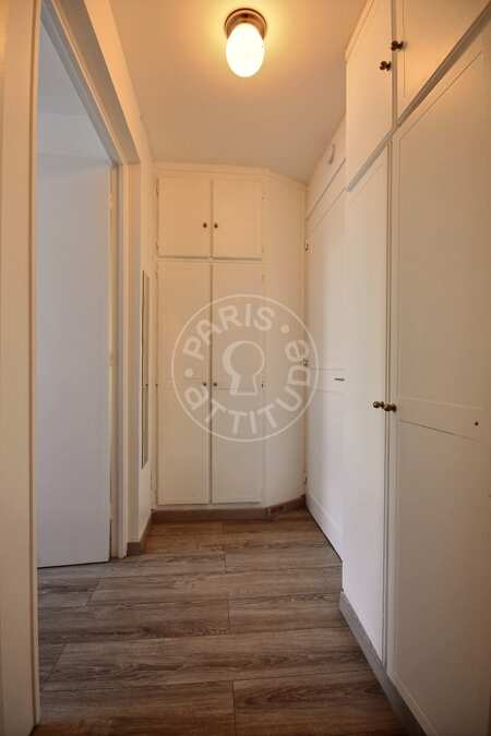 Eingangsbereich Möblierte alkovenwohnung - 30m²  - Belleville - Paris