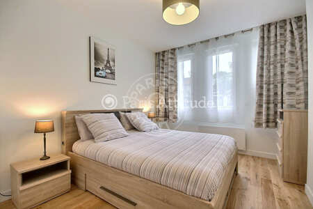 Schlafzimmer Möblierte wohnung - 77m²  - 2 Zimmer - Buttes-Chaumont - Paris