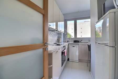 Kitchen Furnished apartment - 48m²  - 1 bedroom - Commerce - Paris