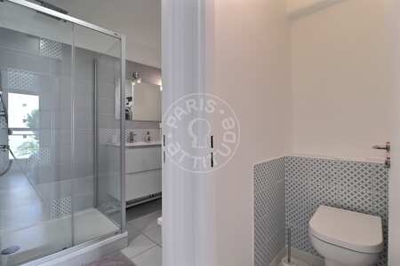 Toilet Furnished apartment - 48m²  - 1 bedroom - Commerce - Paris