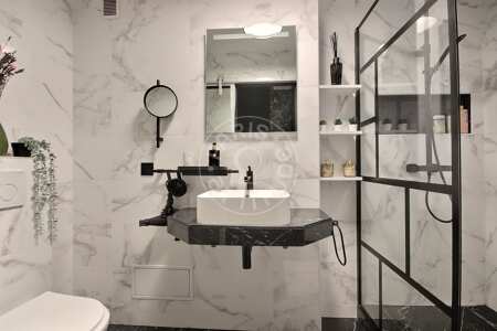Salle de bain Studio meublé - 25m²  - Champs-Elysées - Paris