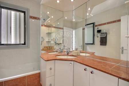 Casa de banho Apartamento mobilado - 75m²  - 2 quartos - Canal de l'Ourcq - Paris