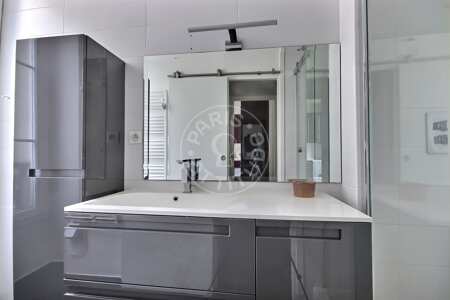 Bathroom Furnished apartment - 64m²  - 1 bedroom - Moulin Rouge / Pigalle - Paris