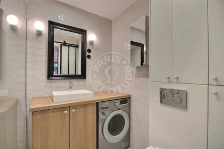 Bathroom Furnished studio - 25m²  - Parc Monceau - Paris