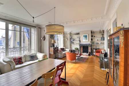 Salon Appartement meublé - 95m²  - 2 chambres - Montmartre / Place des Abbesses - Paris