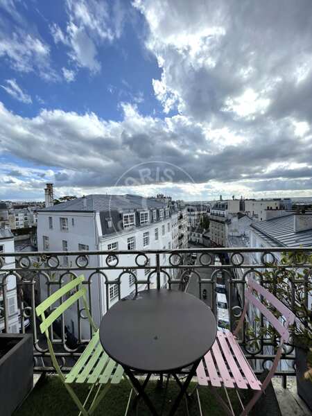 Balcon Appartement meublé - 95m²  - 2 chambres - Montmartre / Place des Abbesses - Paris