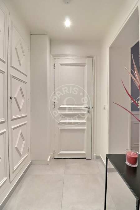 Eingangsbereich Möblierte wohnung - 33m²  - 1 Zimmer - Sacré-Cœur - Paris