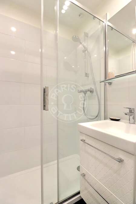 Salle de bain Appartement meublé - 39m²  - 1 chambre - Invalides - Paris
