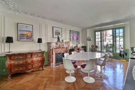 Salle à manger Appartement meublé - 197m² - 3 chambres - Musée d'Orsay - Paris