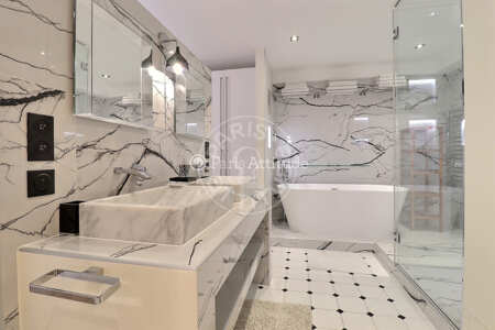 Salle de bain Appartement meublé - 160m²  - 3 chambres - Porte Maillot / Palais des Congrès - Paris