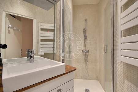 Bathroom Furnished apartment - 28m²  - 1 bedroom - Jules Joffrin - Mairie du 18ème - Paris