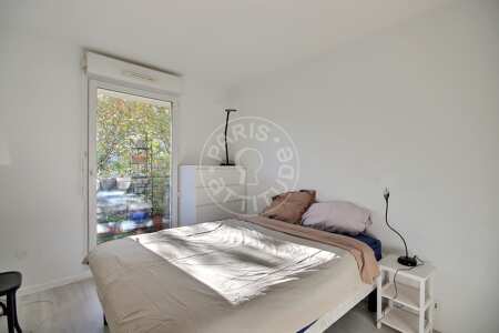 Bedroom Furnished apartment - 39m²  - 1 bedroom - Clichy