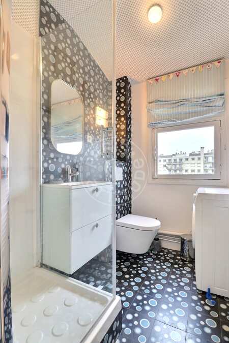 Salle de bain Appartement meublé - 40m²  - 1 chambre - Jasmin / Mozart - Paris
