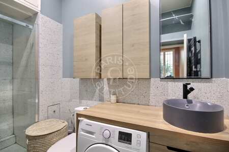 Salle de bain Appartement meublé - 26m²  - 1 chambre - Saint-Lazare - Paris