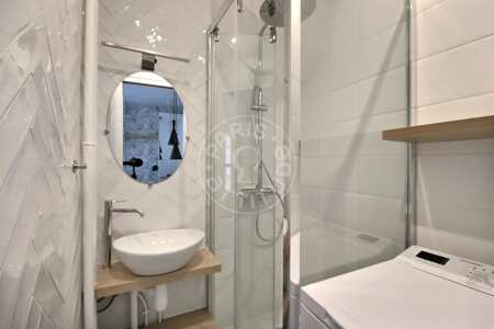 Casa de banho Quitinete mobilado - 17m²  - Tour Eiffel - Paris