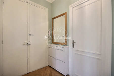 Entrance Furnished apartment - 84m²  - 3 bedrooms - Oberkampf - Paris