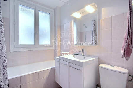 Bathroom Furnished apartment - 34m²  - 1 bedroom - Oberkampf - Paris