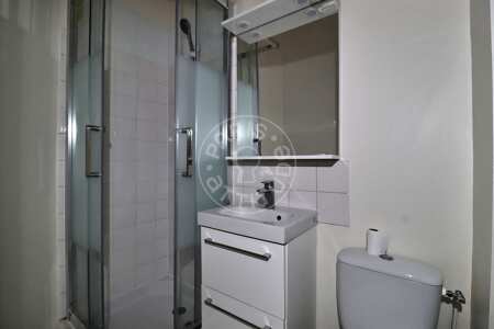 Salle de bain Studio alcove meublé - 23m²  - Faubourg Saint-Martin - Paris