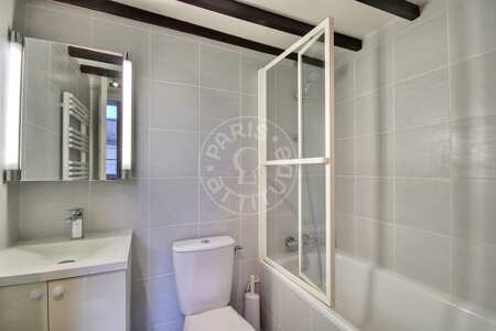 Bathroom Furnished studio - 27m²  - Latin / Saint-Michel - Paris