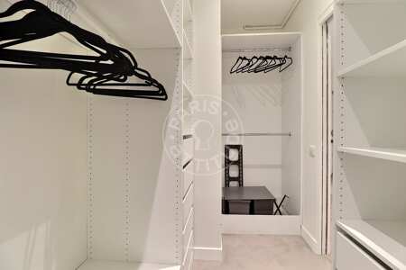 Dressing Appartement meublé - 99m²  - 2 chambres - Neuilly-sur-Seine