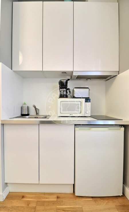 Cuisine Studio meublé - 14m²  - Oberkampf - Paris