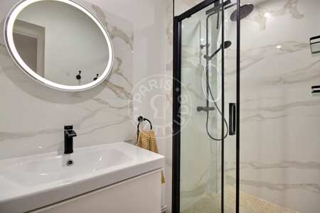 Salle de bain Appartement meublé - 54m²  - 2 chambres - Port Royal / Raspail - Paris